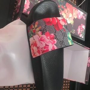 Gucci flip flops